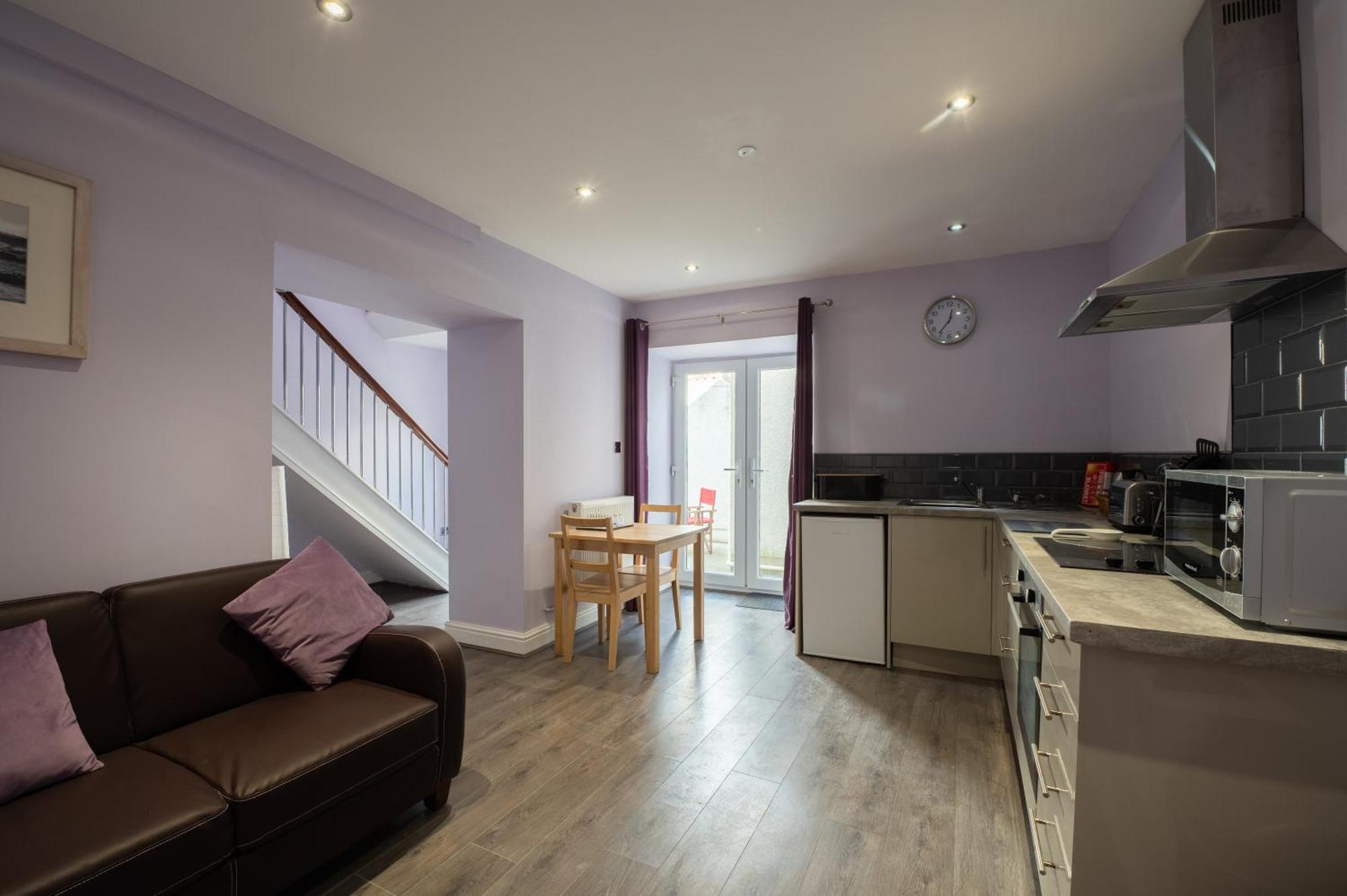 Tenby Town Centre Romantic Retreat Apartment For 2 Exterior photo